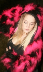 Fur hood shrug BlkPink