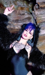 Cat Fluffy shrug BLK