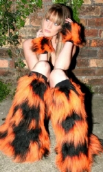 Black/Ora Fluff & Cuff