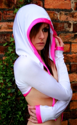 Hooded Shrug Wht/Pink
