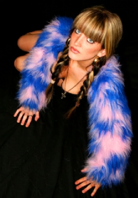 FurShrug Blu/CandyCam